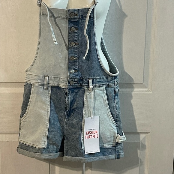 Celebrity Pink Two-Tone Jean Shorts - Picture 2 of 9